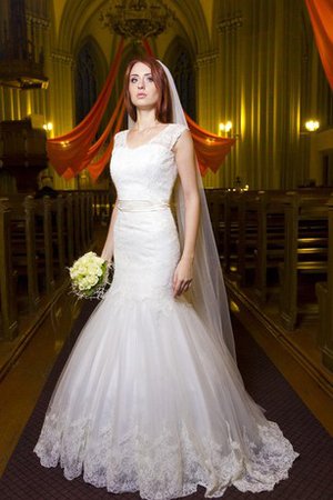 Robe de mariée plissé de traîne courte en dentelle v encolure ceinture - photo 1