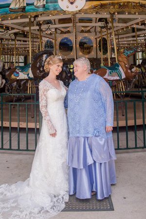 Robe mère de mariée longue avec gradins avec décoration dentelle ligne a boutonné - photo 1