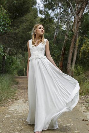 Robe de mariée festonné longueur au ras du sol v encolure en chiffon ceinture - photo 2