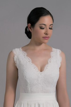 Robe de mariée distinguee en dentelle au bord de la mer ligne a ceinture - photo 2