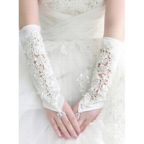Sucré satin avec l'application ivoire élégantes | gants de mariée modestes - photo 1