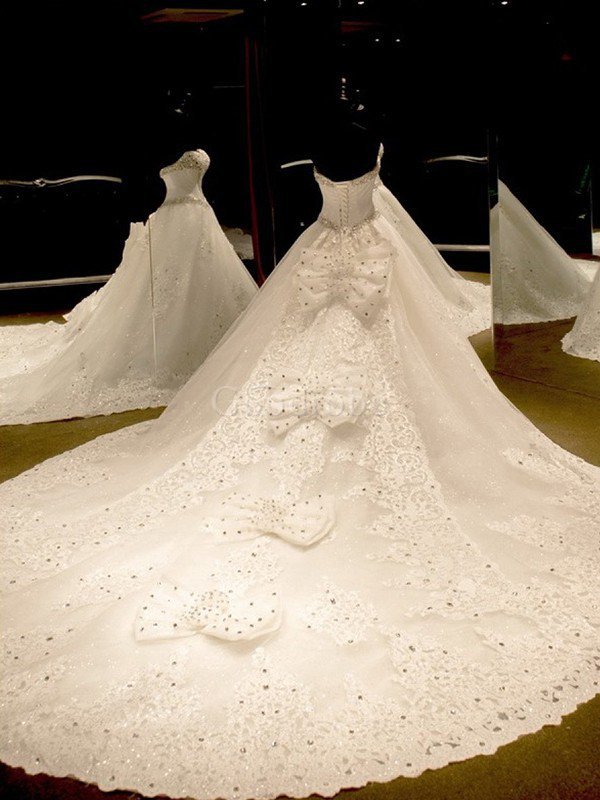 Robe de mariée decoration en fleur passionnant de col en cœur avec lacets manche nulle