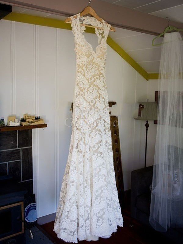 Robe de mariée naturel de traîne courte de fourreau v encolure avec sans manches